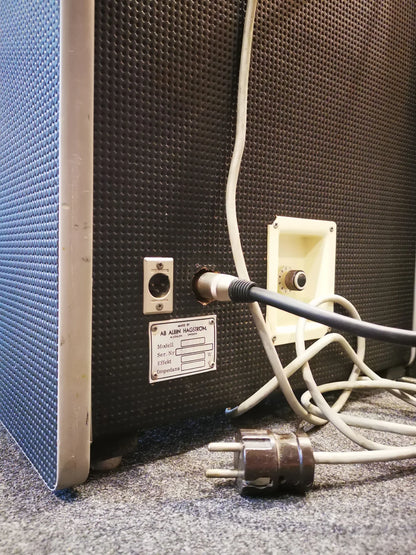 USED: Hagstrom Bass 210 top + cab MH 112 cabinet