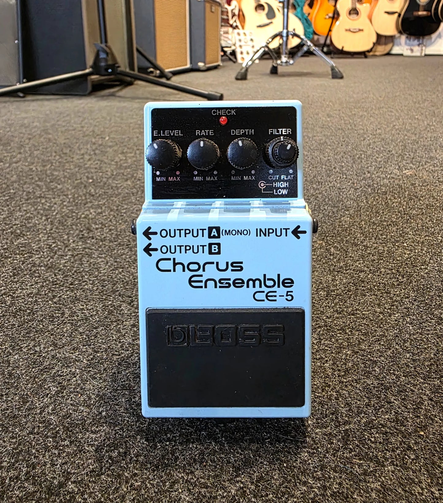 BRUGT: Boss Chorus Ensemble CE-5 guitar effektpedal